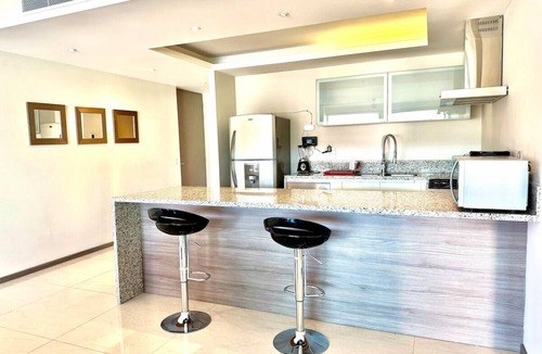Centro Sur Apartment | Beautiful apartment with view to Querétaro Pool Gym