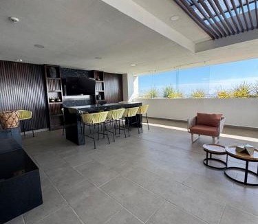 Leon Apartment | Beautiful 2-bedroom apartment east of León