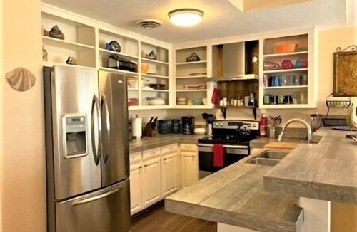 Port Mansfield House | Beautiful 3 Bedroom, 3 Bath. Private Fishing Pier. Newly Renovated.