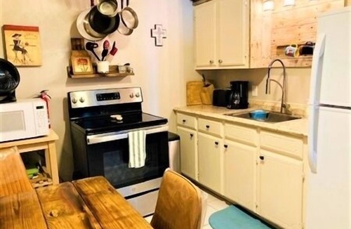 Port Mansfield House | Beautiful 3 Bedroom, 3 Bath. Private Fishing Pier. Newly Renovated.