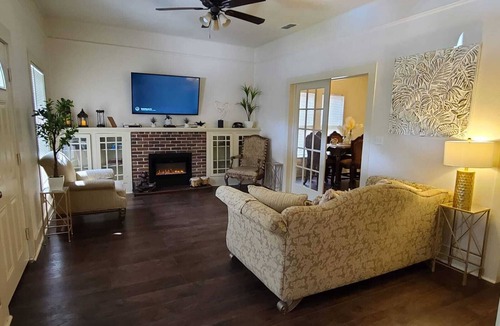 Brownsville House | Beautiful 3BR&2BA House located in the Historic part of Brownville-SPI-SpaceX-MX