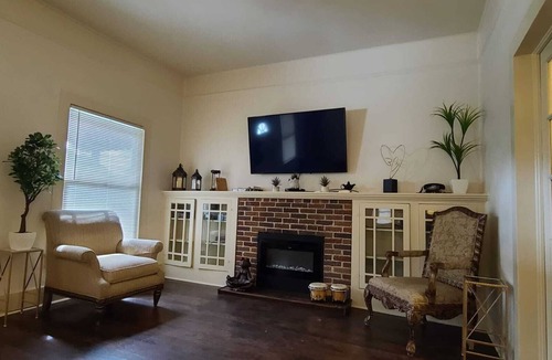 Brownsville House | Beautiful 3BR&2BA House located in the Historic part of Brownville-SPI-SpaceX-MX