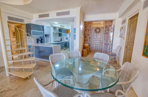 Flamingos Apartment | Beautiful 3BR BeachFront Condo