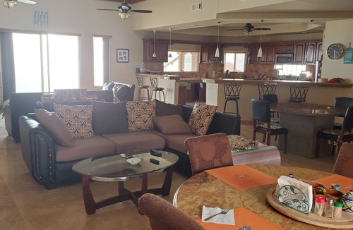 Puerto Penasco House | Beautiful 4bdrm OCEANFRONT home Huge Kitchen Pet Friendly. Right on the beach!