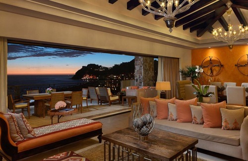 Cabo San Lucas Resort | Beautiful 5th Floor 3-Bedroom Penthouse at Grand Solmar