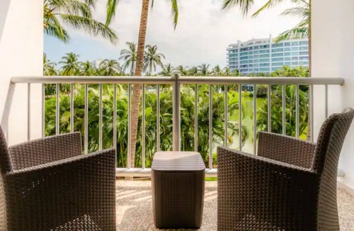 La Poza Apartment | Beautiful Apartment with Beach Club and Spa in Acapulco!