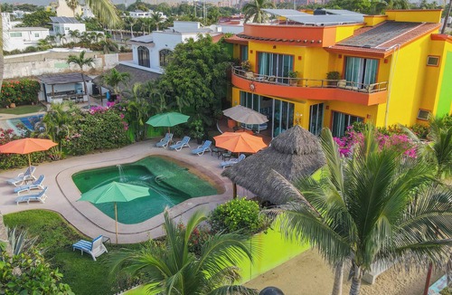 Las Brisas Villa | Beautiful Beach Villa in Manzinillo Colima with 5 king Bedrooms & Seven Bathroom