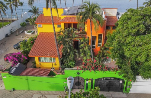 Las Brisas Villa | Beautiful Beach Villa in Manzinillo Colima with 5 king Bedrooms & Seven Bathroom