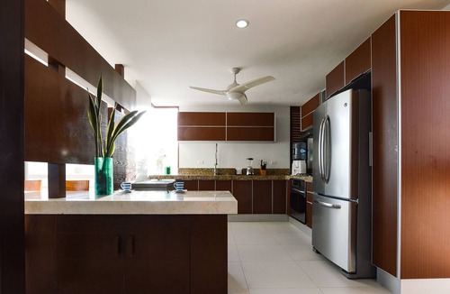Merida House | Beautiful beachfront reatreat, Villa Kay Polok