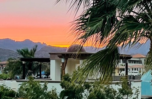 Nopolo House | Beautiful custom Home Amazing Ocean View