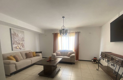 Zona 15 House | Beautiful Guatemala home in the city