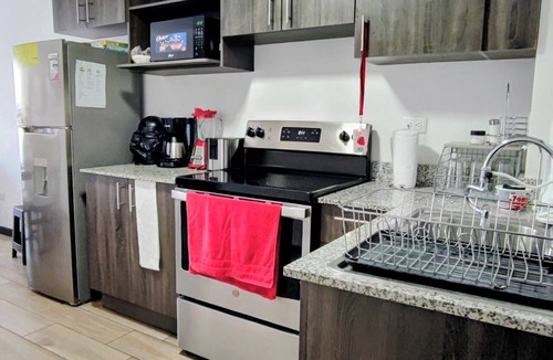 Zona 12 Apartment | Beautiful complete apartment with 3 bedrooms and 2 bathrooms. Petapolis zone 12