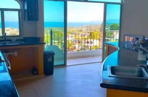 Miramar House | Beautiful sea view home