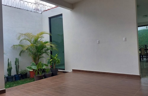 San Lorenzo Cacaotepec House | Beautiful new house in a very quiet and safe town. Pet friendly.