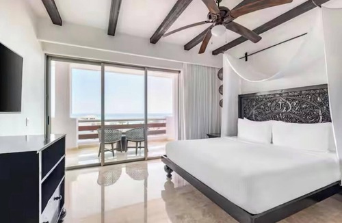 San Jose del Cabo Condo | Beautiful Ocean View 1-bedroom condo with balcony in San José del Cabo