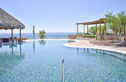 La Paz House | Beautiful ocean view condo At Puerta Cortes with pool and Gym Great view!