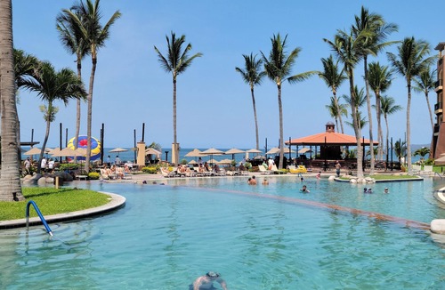 North Hotel Zone Resort | Beautiful One Bed Beach Resort