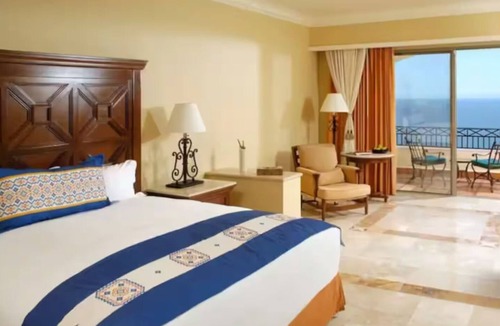 Paraiso Escondido Resort | Beautiful Town Sunset Beach Suite - Pueblo Bonito Sunset Beach Golf & Spa Resort