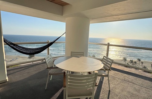Playa Diamante Apartment | Beautiful Villa 5 minutes from beach at a golf course!
