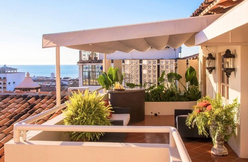 Cerro House | Beautiful villa hillside ,stunning views , private pool , staff service