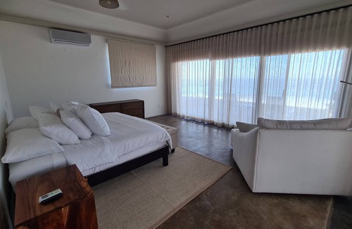 Vinorama Villa | Beautiful Villa, Ocean front