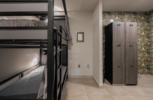 Benito Juarez House | Bed in mixed room Hippie Nice