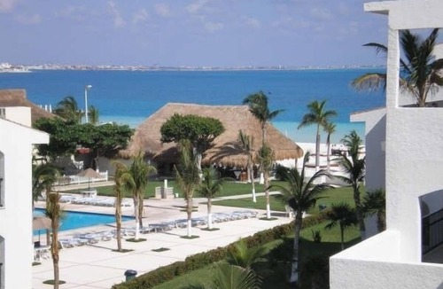 Punta Cancun Condo | Best Beach in Cancun! Beachscape Villa in Hotel Zone