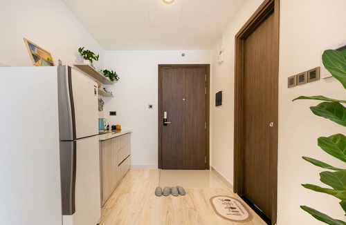 Bach Dang Riverside Apartment | Best view | Super central with Pool Gym Balcony