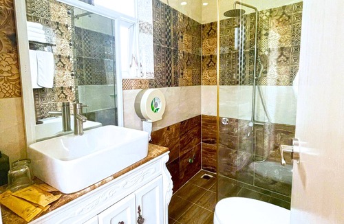 Ninh Kieu Hotel | BIG Central Hotel Can Tho - 7 Minutes to Ninh Kieu Wharf
