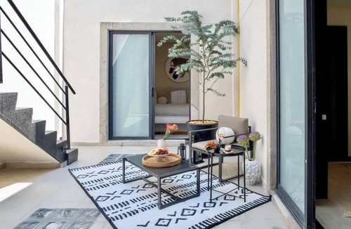 Hipodromo House | Big Groups welcome! Private Rooftop-18BR-12BATH
