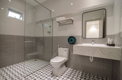 District 7 Hotel | Bin Bin Hotel 8 - Near Sunrise City