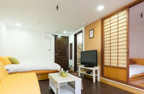 Ximending House | Blue sky Taipei