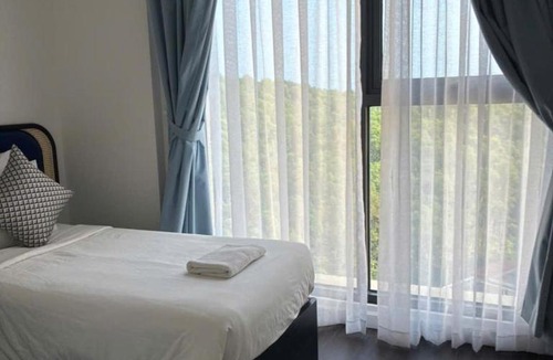 Duong To Hotel | Blue Wave