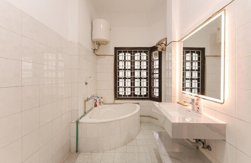 Đien Bien Apartment | Boho Apartment 69 - Ton That Thiep
