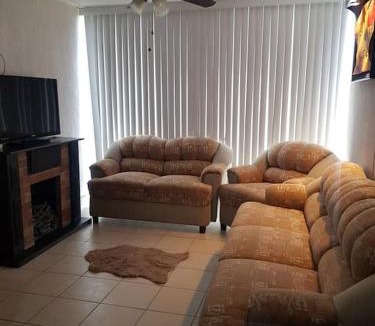 Tlaquepaque Apartment | Bonito departamento, en condominio.