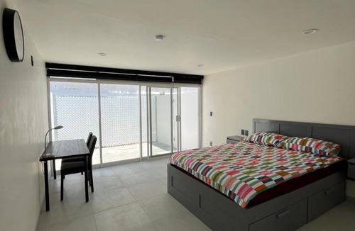 Guadalajara Apartment | Bonito espacio de habitación con terraza, cocina y baño privado en Oasis Malvas - World Cup visitors welcome!