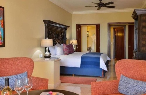Paraiso Escondido Resort | Book a week at a premium resort in Cabo San Lucas Mexico