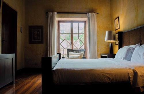Antigua Guatemala Bed & Breakfast | Boutique Poesia Stay, Pool in Antigua