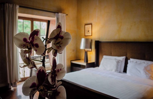 Antigua Guatemala Bed & Breakfast | Boutique Poesia Stay, Pool in Antigua
