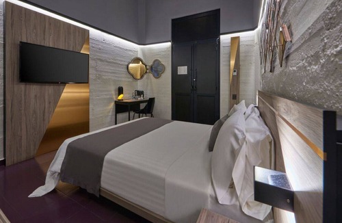 Historic Center Hotel | Boutique Queen Room in Downtown Mexico City | Historic Stay