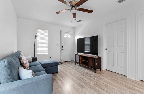 San Benito House | Brand New 3 bed house in central San Benito with AC, WiFi, and digital features