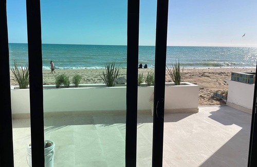 Brisas del Golfo House | Brand New 5 bed, 4.5 ba BEACHFRONT House in Town!