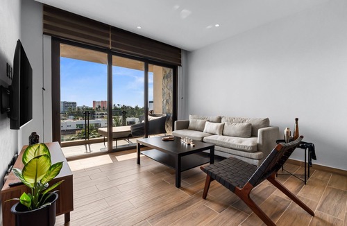 Diaz Ordaz Apartment | Brand-New Luxury at Valarte | Versailles Foodie District + Fast WiFi
