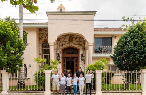 San Miguel House | Breakfast Included w/pool 5rooms/5bath for 15