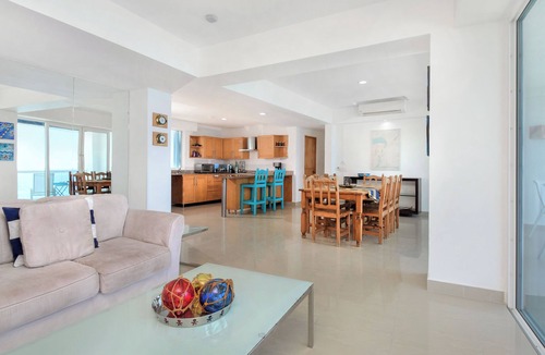 Zona Hotelera Norte Condo | Breathtaking Ocean Views! On Sale Now!