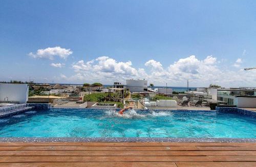 Zazil-ha Apartment | Breathtaking 2 Bedroom, Private Terrace - Bbq