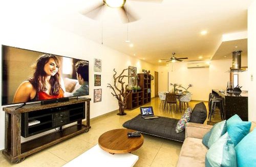 Zazil-ha Apartment | Breathtaking 2 Bedroom, Private Terrace - Bbq