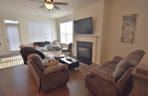 Winder Villa | Bright, charming, modern townhouse in Winder