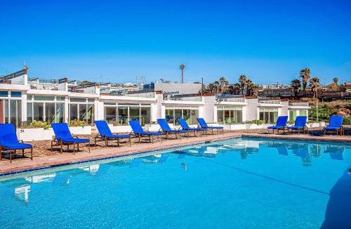 La Paloma House | Bright Dog-Friendly Suite with Kitchenette, Heated Outdoor Pool, Hot Tub, Patio