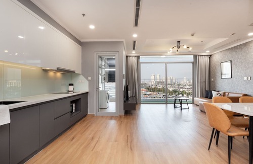 Hang Xanh Apartment | Bright, Modern 2br Apt next Landmark 81 Skycrapern
